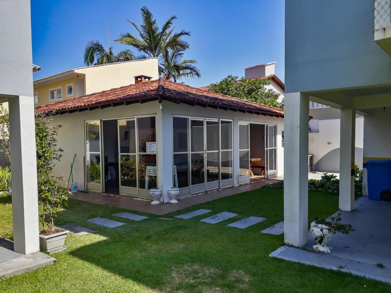 Apto a 70 metros da praia, Piscina, 02 Ar Condicionados, Vaga de Garagem Florianopolis Exterior foto